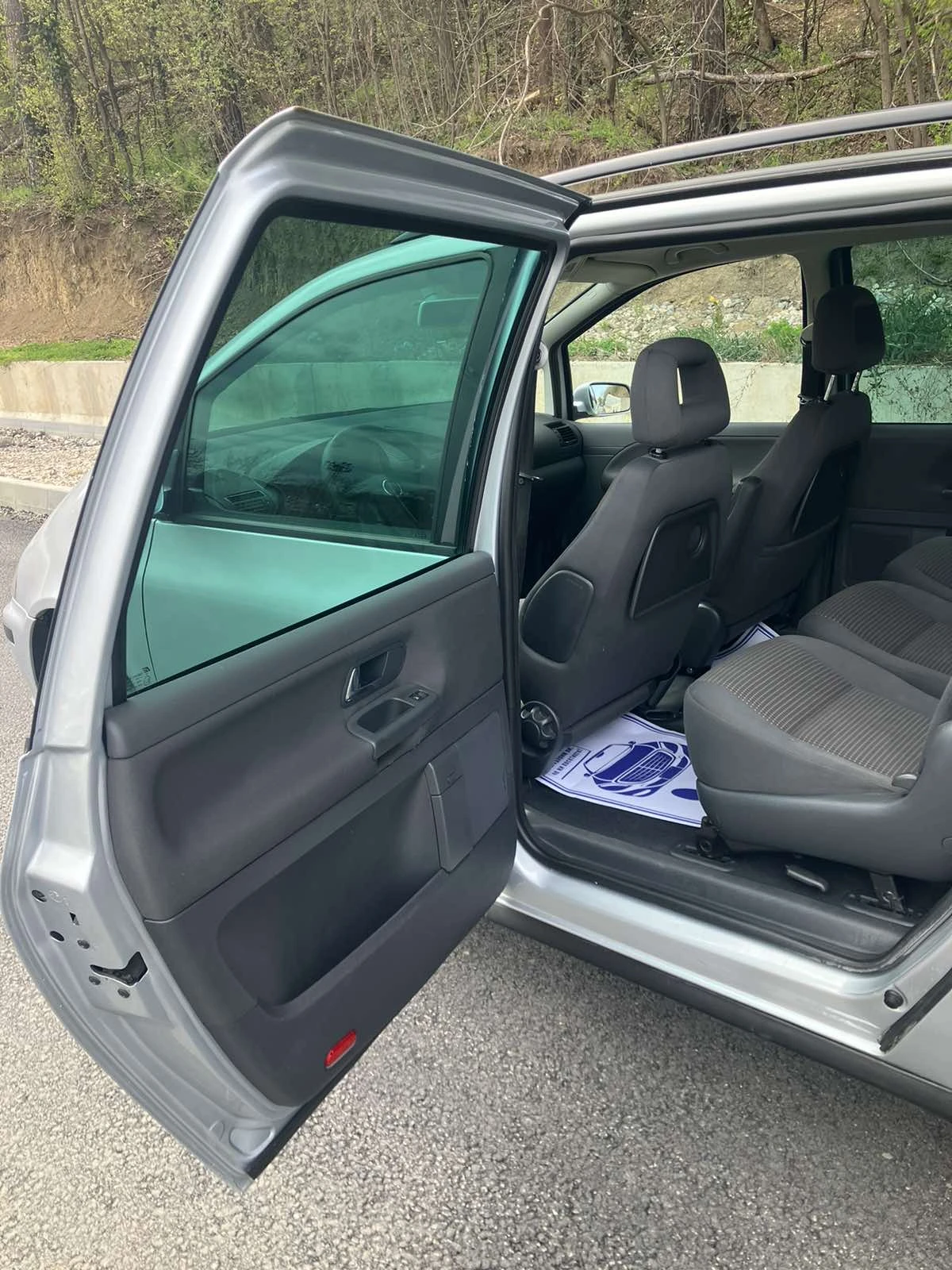 Seat Alhambra 1.9 TDI 6+ 1, снимка 8 - Автомобили и джипове - 54246315