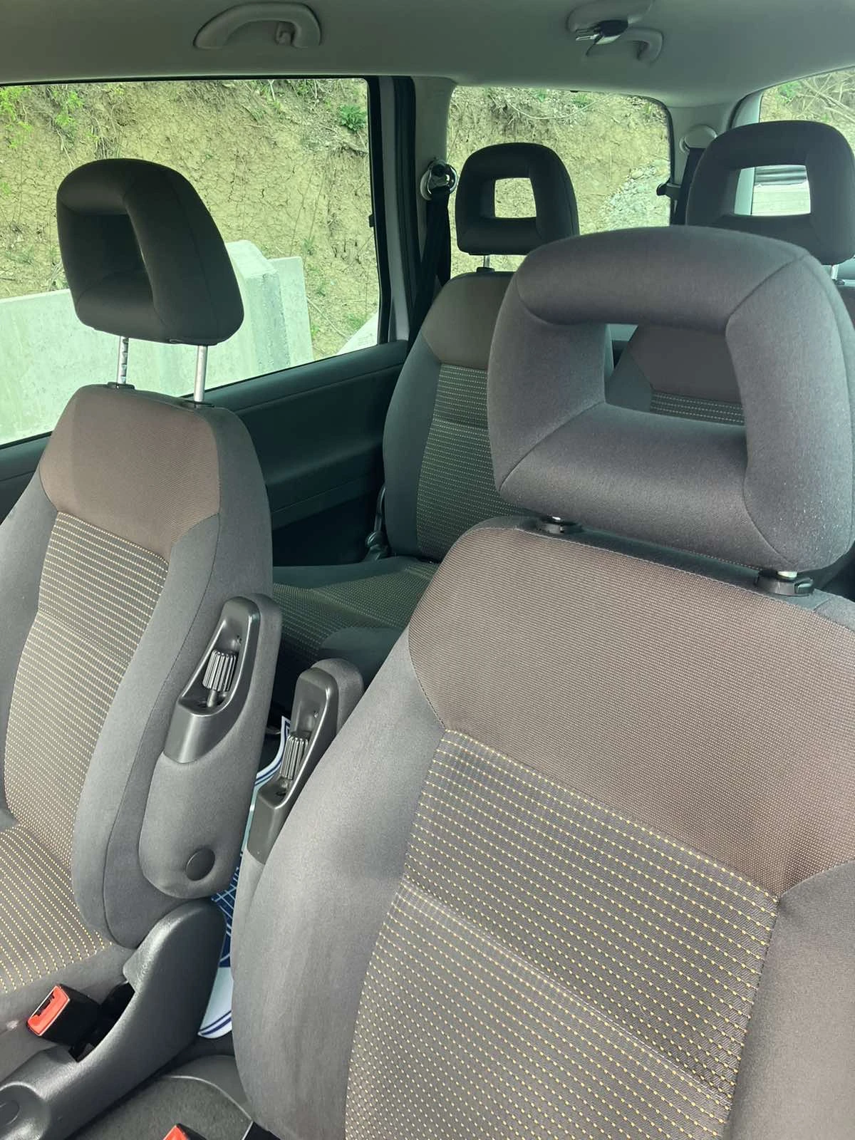 Seat Alhambra 1.9 TDI 6+ 1, снимка 16 - Автомобили и джипове - 54246315