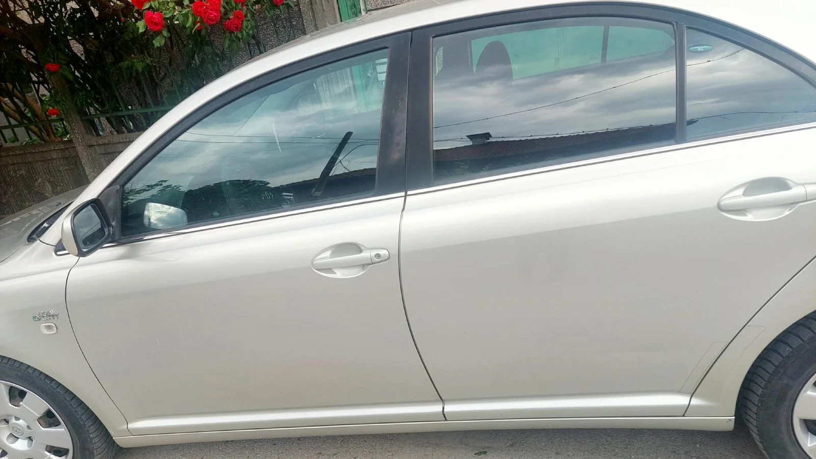 Toyota Avensis 2.2 D cat, снимка 3 - Автомобили и джипове - 54645503