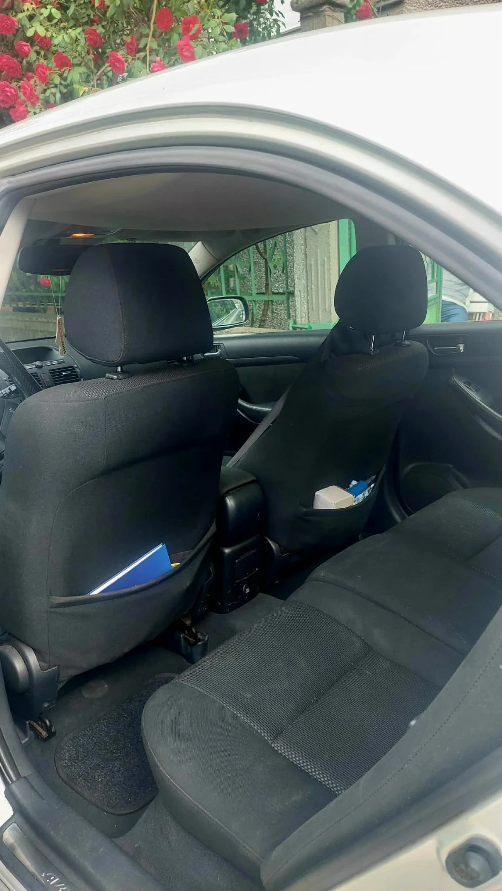 Toyota Avensis 2.2 D cat, снимка 11 - Автомобили и джипове - 54645503