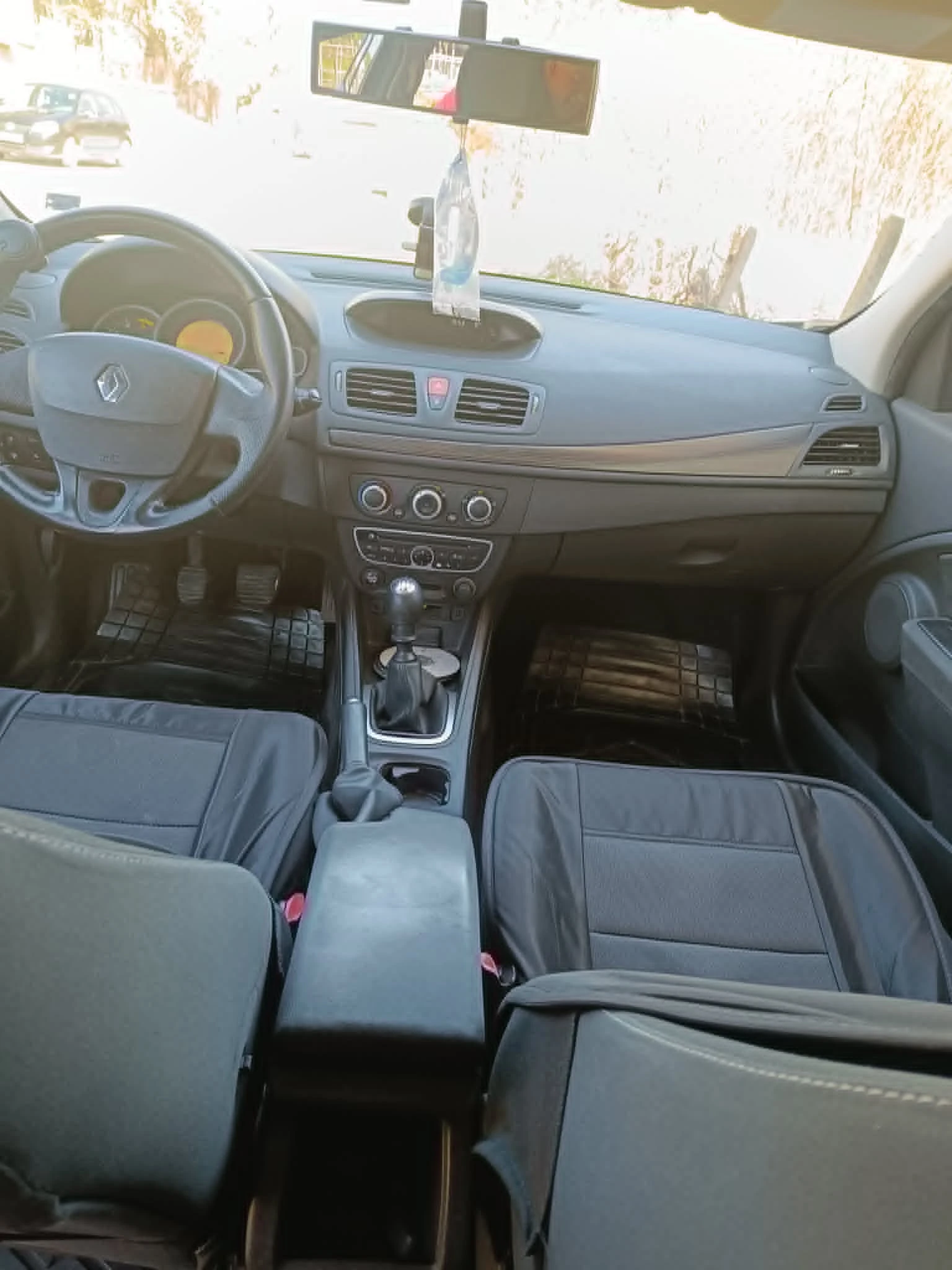 Renault Megane, снимка 6 - Автомобили и джипове - 54670812