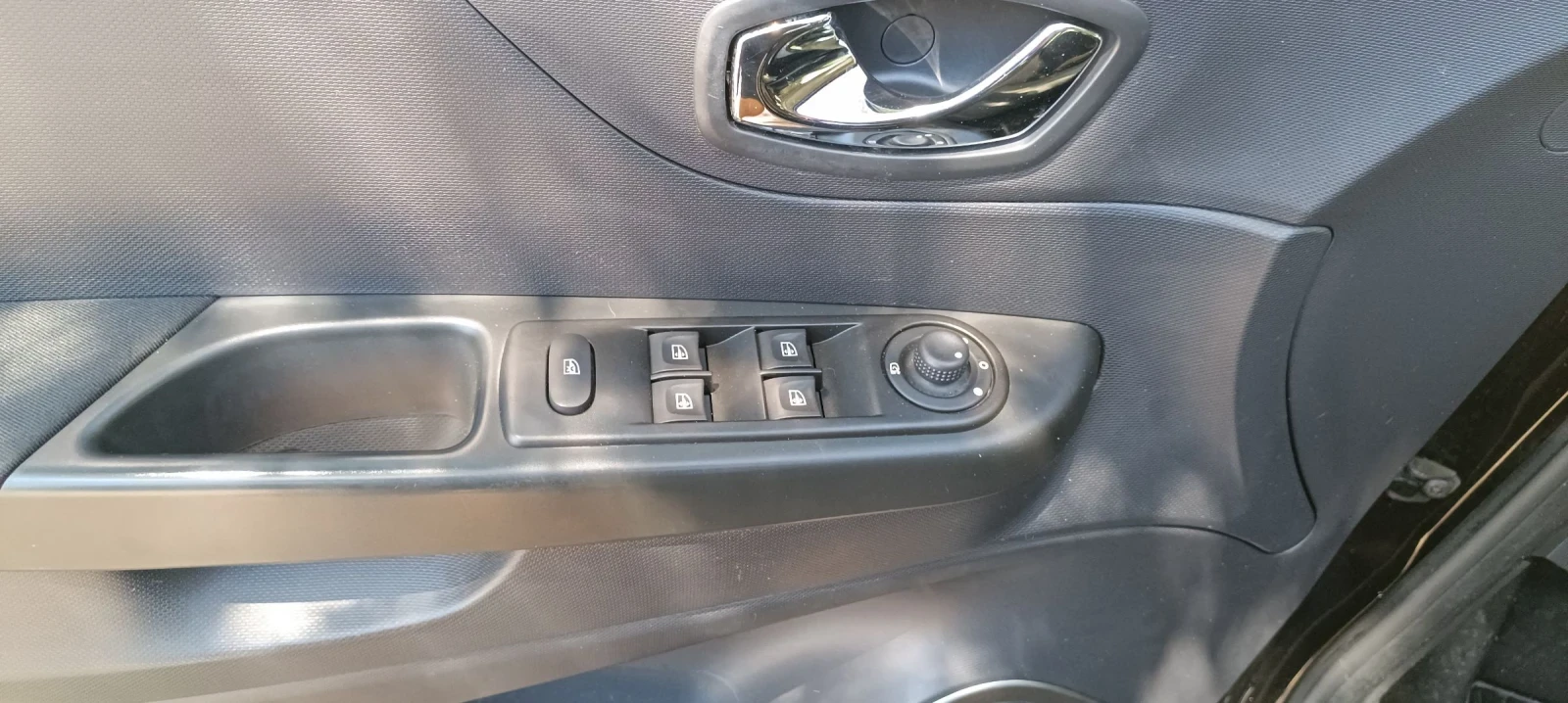 Renault Captur 1.5DCI 90k. c, снимка 14 - Автомобили и джипове - 54718989