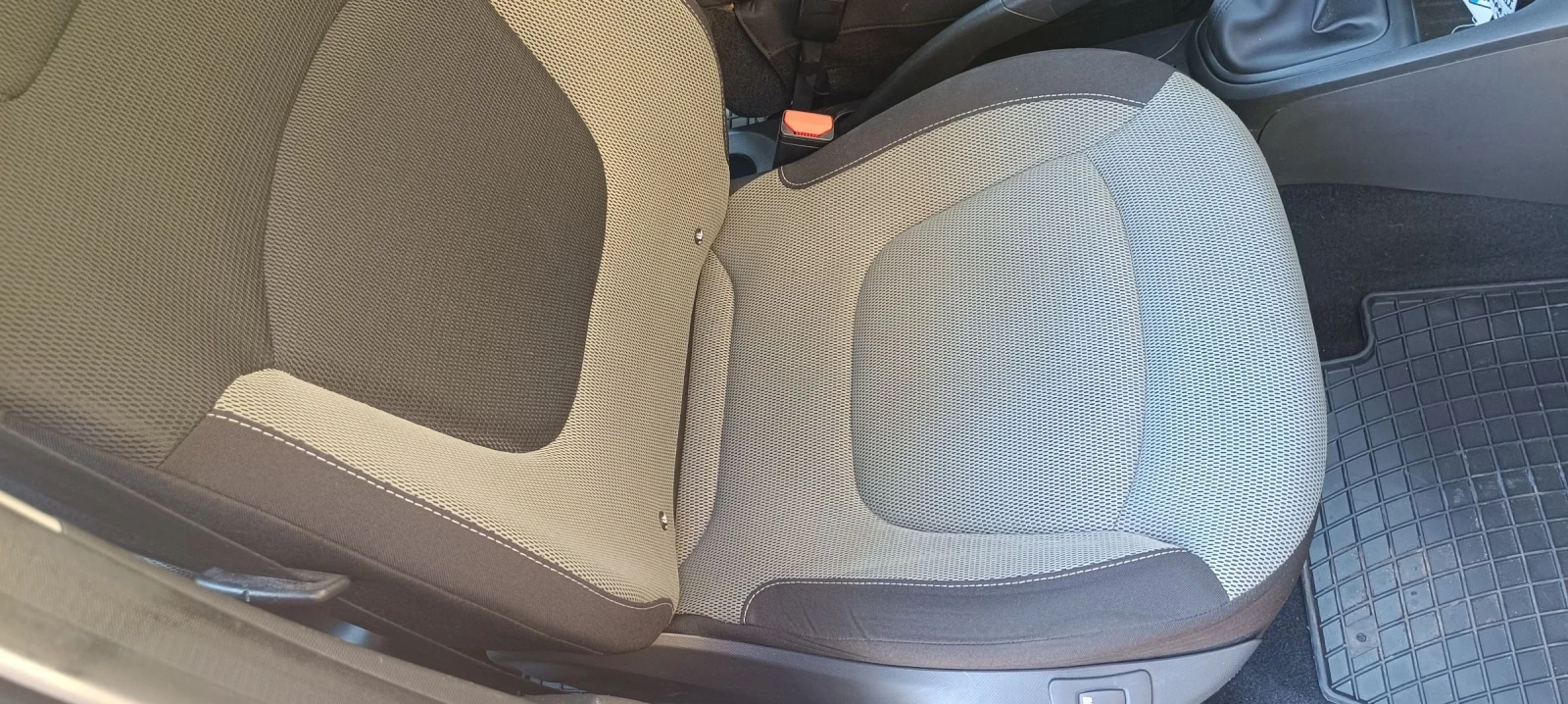 Renault Captur 1.5DCI 90k. c, снимка 10 - Автомобили и джипове - 54718989