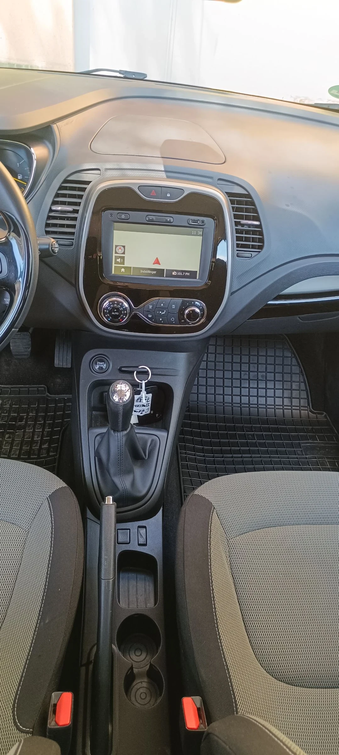Renault Captur 1.5DCI 90k. c, снимка 12 - Автомобили и джипове - 54718989