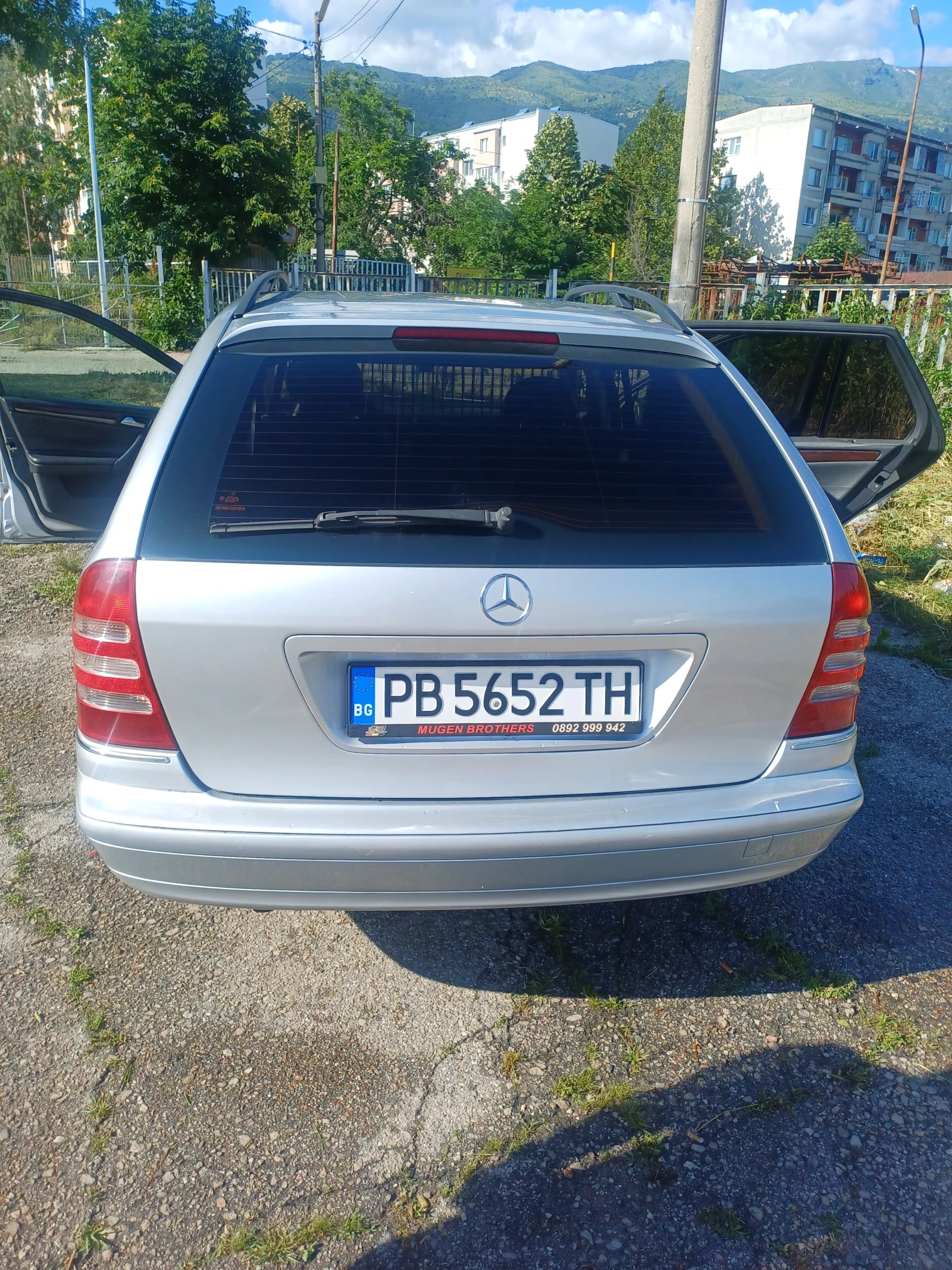 Mercedes-Benz C 180 1.8 компресор, снимка 3 - Автомобили и джипове - 54972602