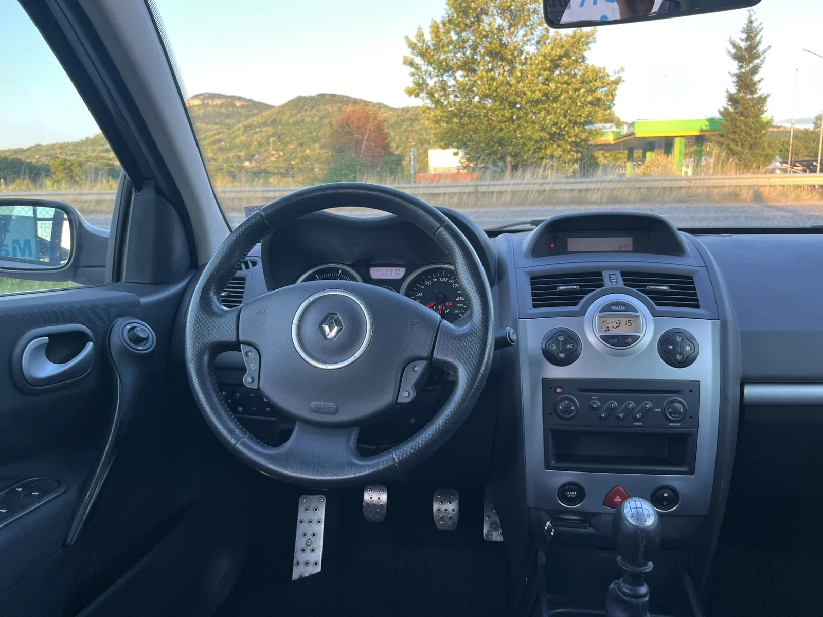 Renault Megane 1.9DCI 131кс 6 СКОРОСТИ EURO 4 КЛИМАТРОНИК ПЕРФЕКТ, снимка 11 - Автомобили и джипове - 55225811