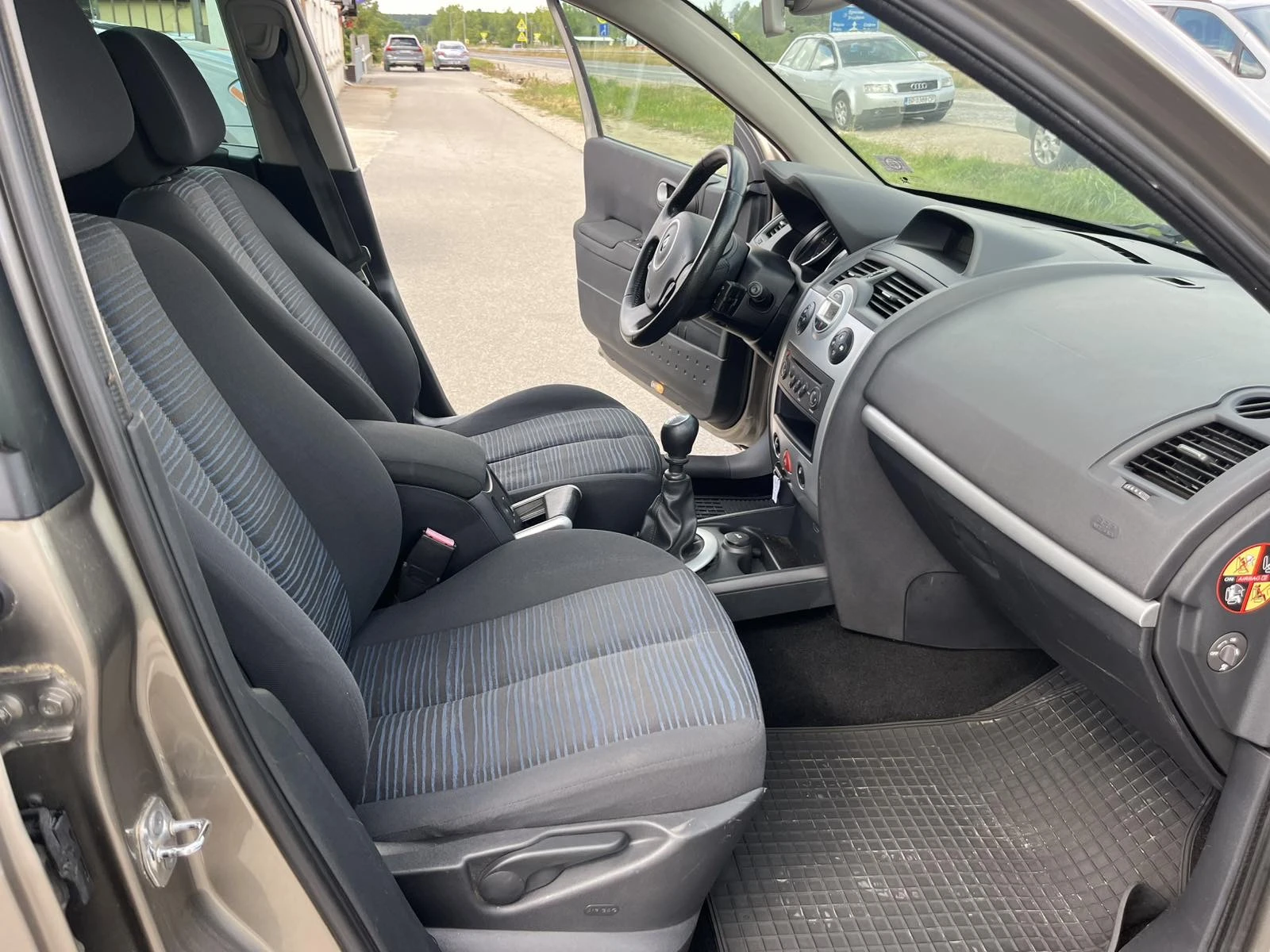 Renault Megane 1.9DCI 131кс 6 СКОРОСТИ EURO 4 КЛИМАТРОНИК ПЕРФЕКТ, снимка 11 - Автомобили и джипове - 55225811