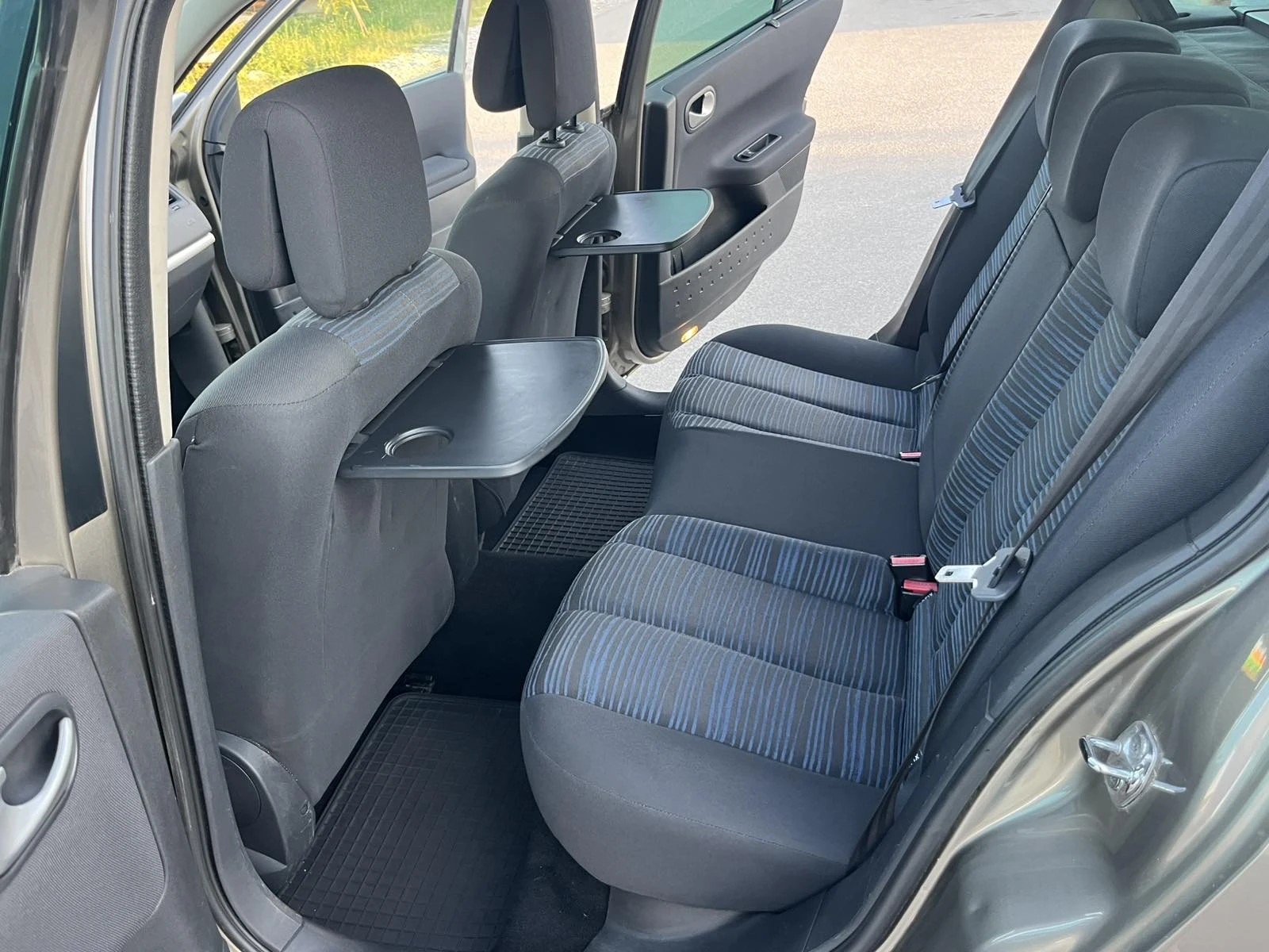 Renault Megane 1.9DCI 131кс 6 СКОРОСТИ EURO 4 КЛИМАТРОНИК ПЕРФЕКТ, снимка 9 - Автомобили и джипове - 55225811