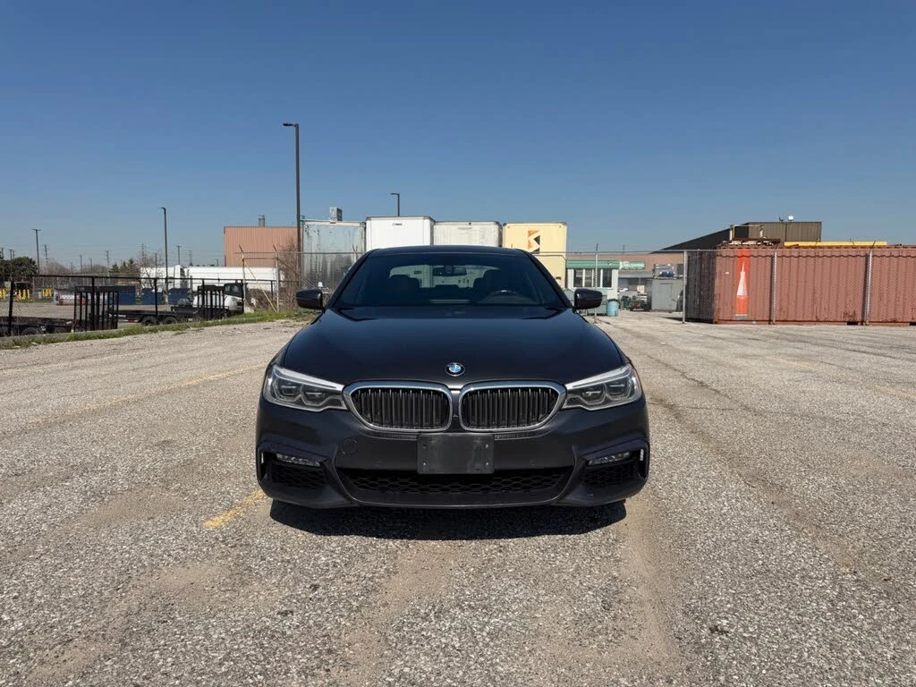 BMW 530 i xDrive* M SPORT* HARMAN KARDON* ПОДГРЕВ* КАМЕРА*, снимка 2 - Автомобили и джипове - 55284311