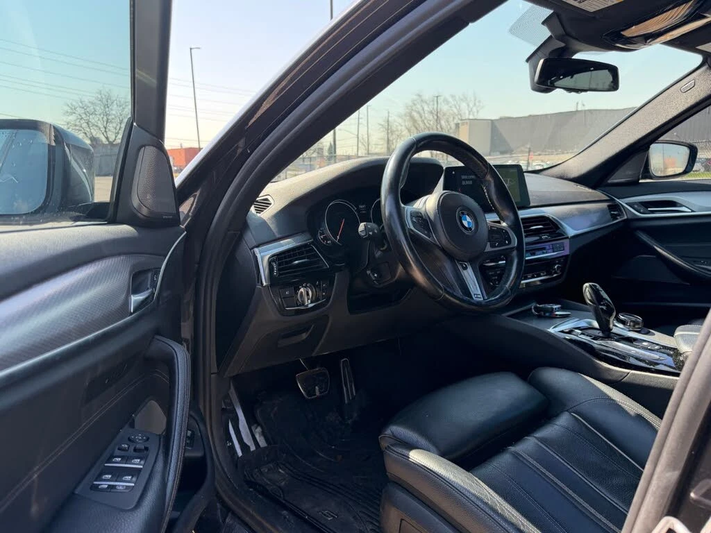 BMW 530 i xDrive* M SPORT* HARMAN KARDON* ПОДГРЕВ* КАМЕРА*, снимка 9 - Автомобили и джипове - 55284311