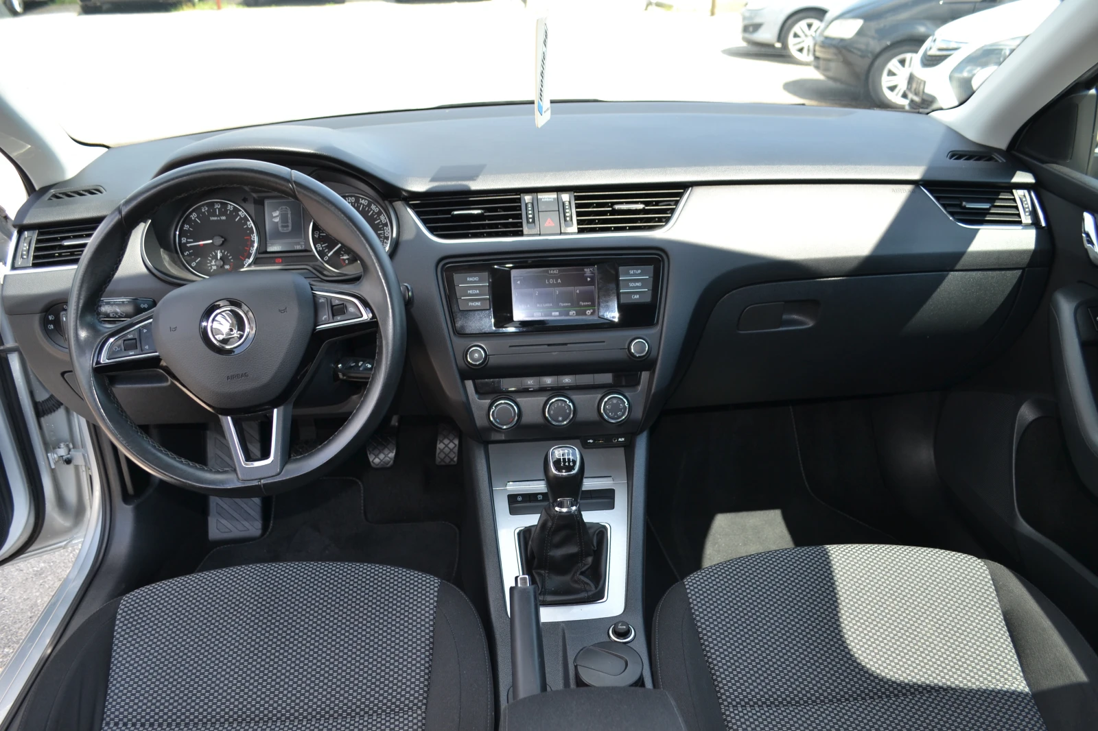 Skoda Octavia 2.0TDI, снимка 9 - Автомобили и джипове - 55586115