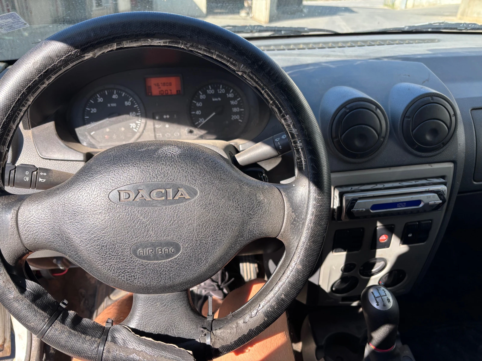 Dacia Logan, снимка 7 - Автомобили и джипове - 56125928