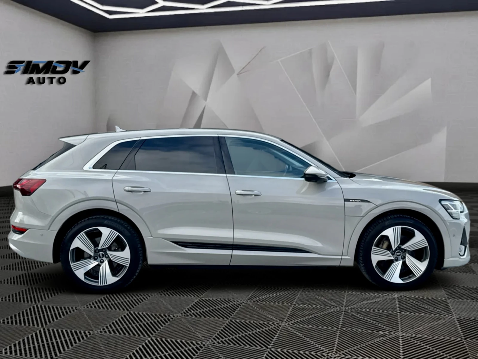 Audi E-Tron 55 S-LINE HEAD-UP КАМЕРИ APPLE CAR PLAY ANDROID, снимка 6 - Автомобили и джипове - 56506680