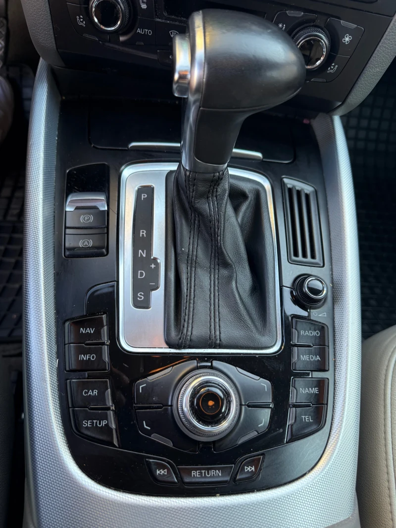 Audi Q5, снимка 12 - Автомобили и джипове - 52338037