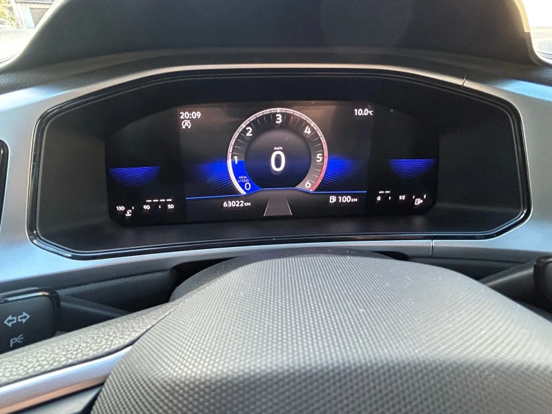 VW T-Roc 2.0 TDI 116кс / 6ск euro 6 facelift , снимка 10 - Автомобили и джипове - 52002742