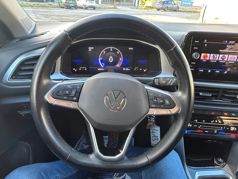 VW T-Roc 2.0 TDI 116кс / 6ск euro 6 facelift , снимка 8 - Автомобили и джипове - 52002742