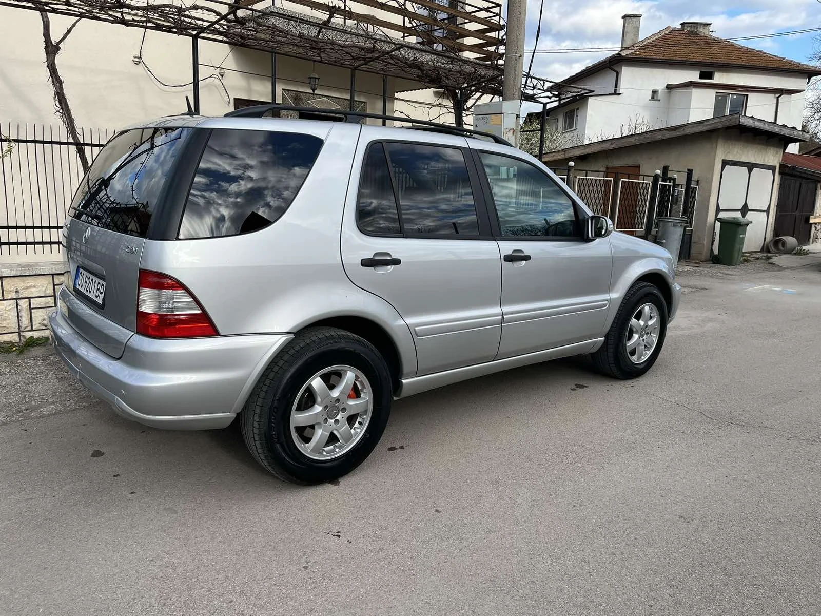 Mercedes-Benz ML 270  - изображение 6