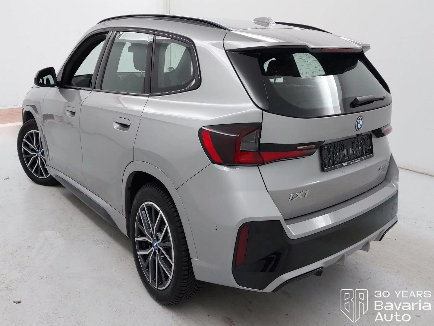 BMW iX1 30 xDrive M Sport Paket - изображение 2