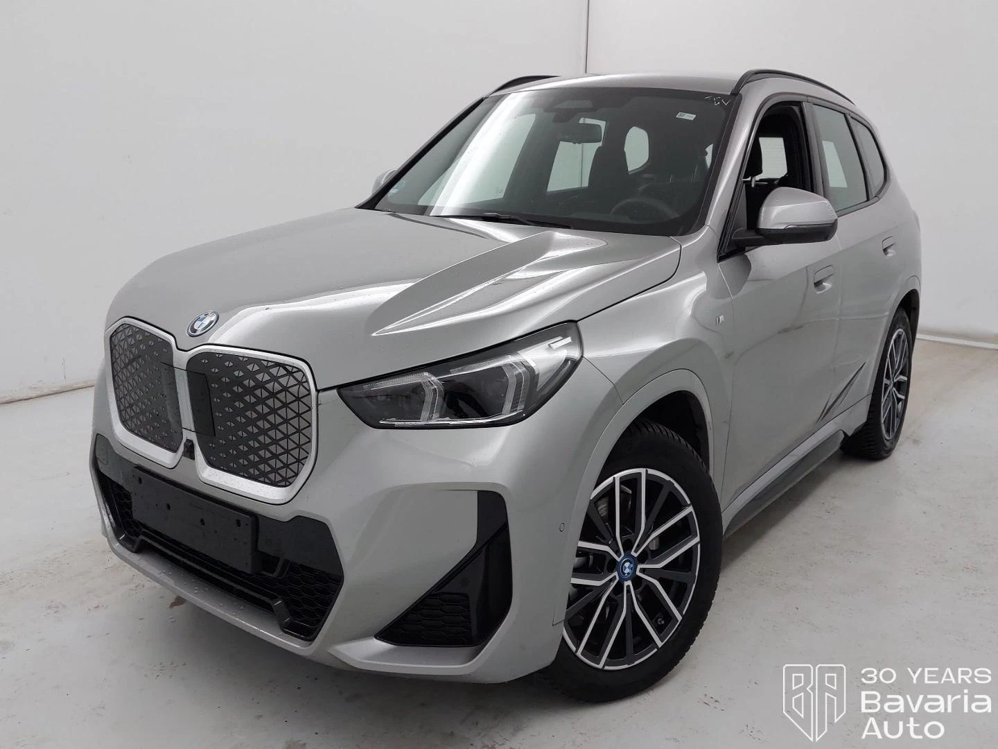 BMW iX1 30 xDrive M Sport Paket | Mobile.bg � ����������� 1