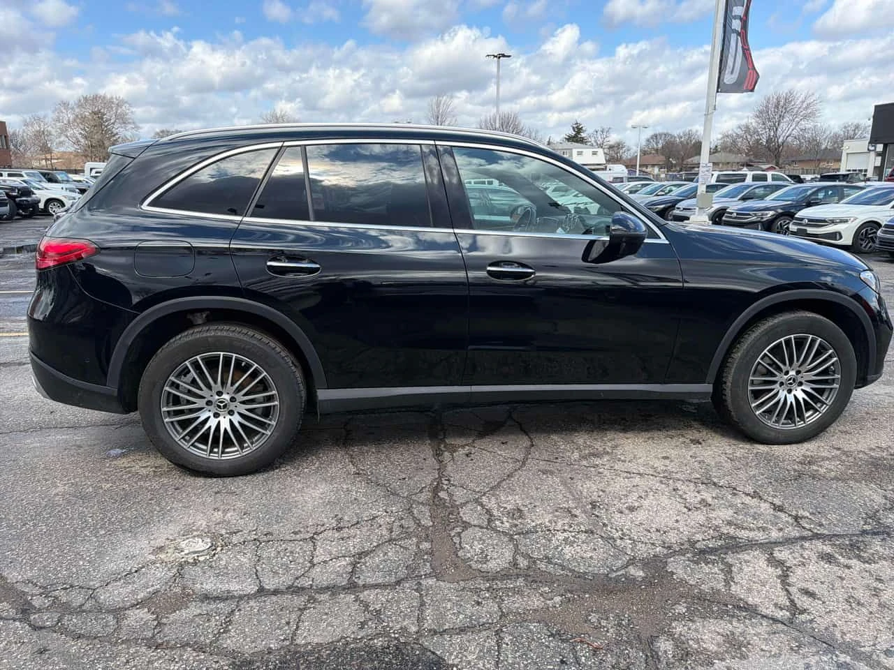 Mercedes-Benz GLC 300 * 360 * PANO * ПОДГРЕВИ * ПАМЕТ, снимка 3 - Автомобили и джипове - 54084264