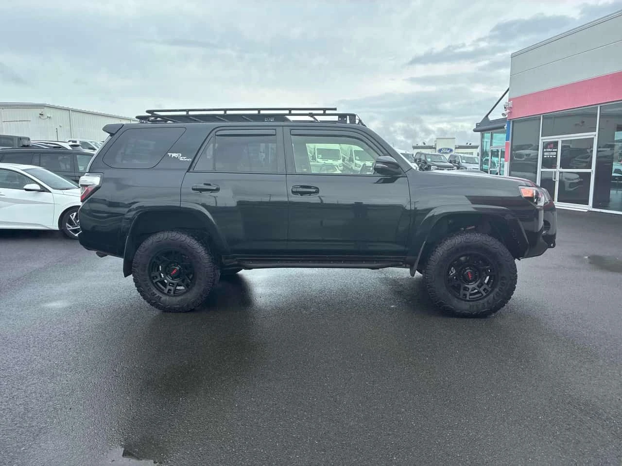 Toyota 4runner * 4WD * ПОДГРЕВ* KEYLESS* PANO* , снимка 3 - Автомобили и джипове - 54312616