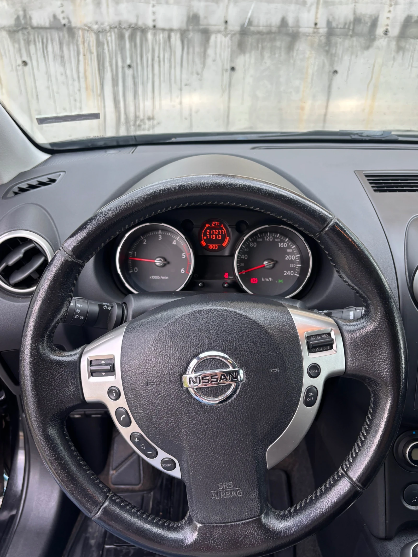 Nissan Qashqai, снимка 11 - Автомобили и джипове - 54714693