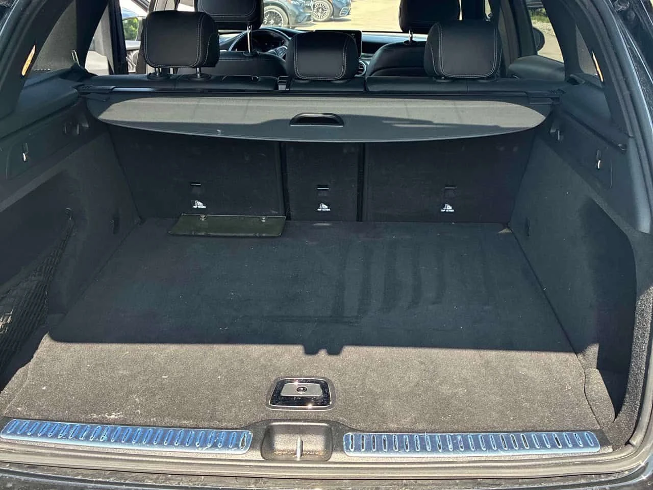 Mercedes-Benz GLC 300 * CARFAX * ЦЕНА ДО БГ, снимка 11 - Автомобили и джипове - 55415917