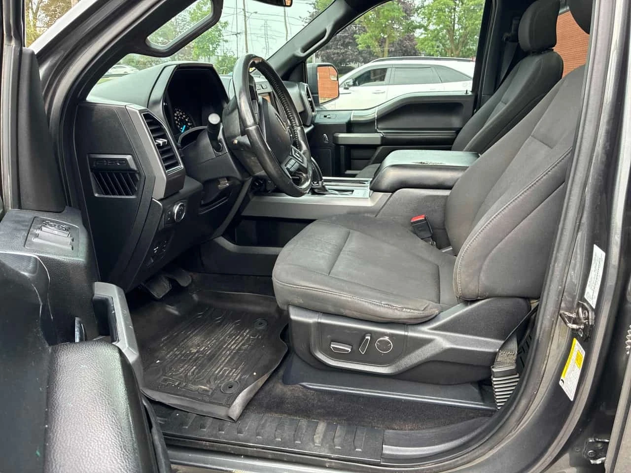 Ford F150 * 4WD SuperCrew Box* АВТОКРЕДИТ БЕЗ ПЪРВОНАЧАЛНА* , снимка 5 - Автомобили и джипове - 55768991