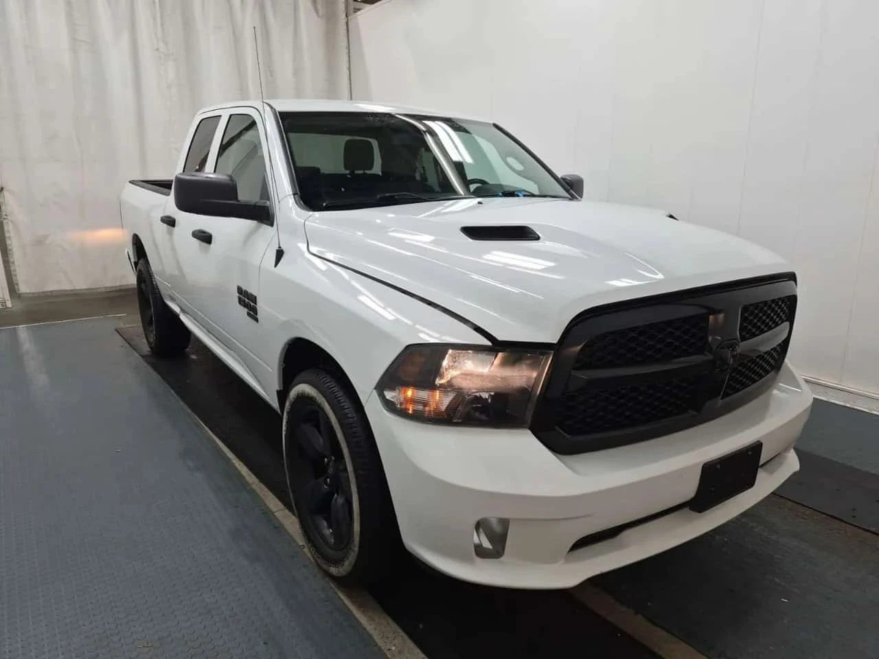 Dodge RAM 1500, снимка 3 - Автомобили и джипове - 56686099