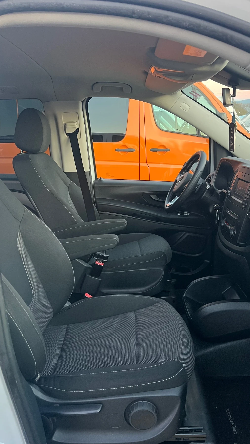 Mercedes-Benz Vito 2017 ЕВРО 6 / 8места РЕАЛНИ И ДОКАЗУЕМИ КОЛОМЕТРИ - изображение 9