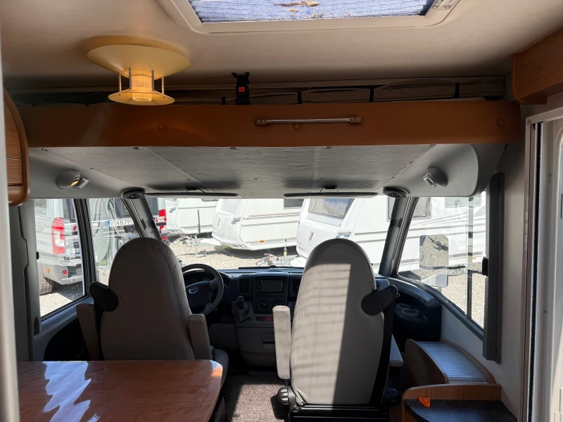 Кемпер Burstner Aviano 650i, снимка 8 - Каравани и кемпери - 51732992