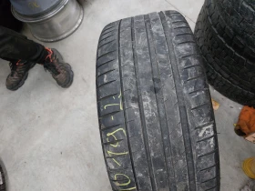 Гуми Летни 235/40R19, снимка 1 - Гуми и джанти - 49024634