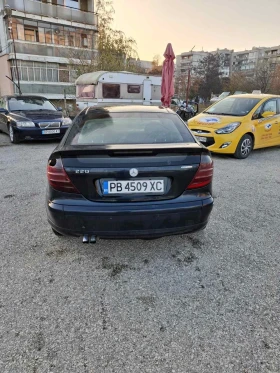 Mercedes-Benz C 220 Купе, снимка 6