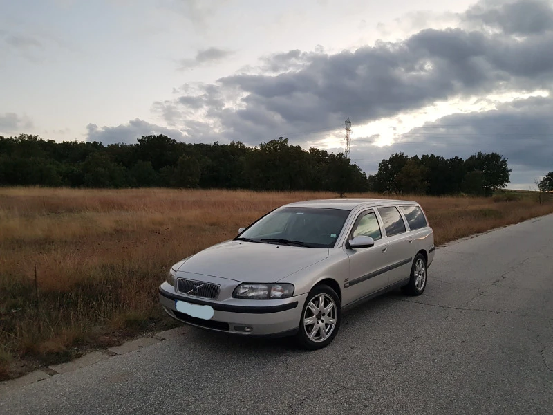 Volvo V70 2.4t AWD, снимка 1 - Автомобили и джипове - 47042142