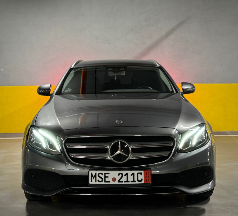 Mercedes-Benz E 220 9-G Tronic / Widescreen / Distronic / AMG-line /, снимка 2 - Автомобили и джипове - 46465683