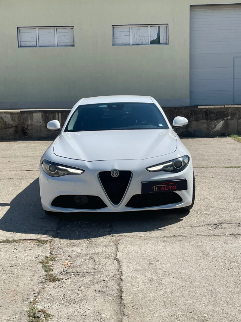 Alfa Romeo Giulia 2.2JTD/Дистр/лед/нави/ТОП!!!, снимка 3 - Автомобили и джипове - 46819143