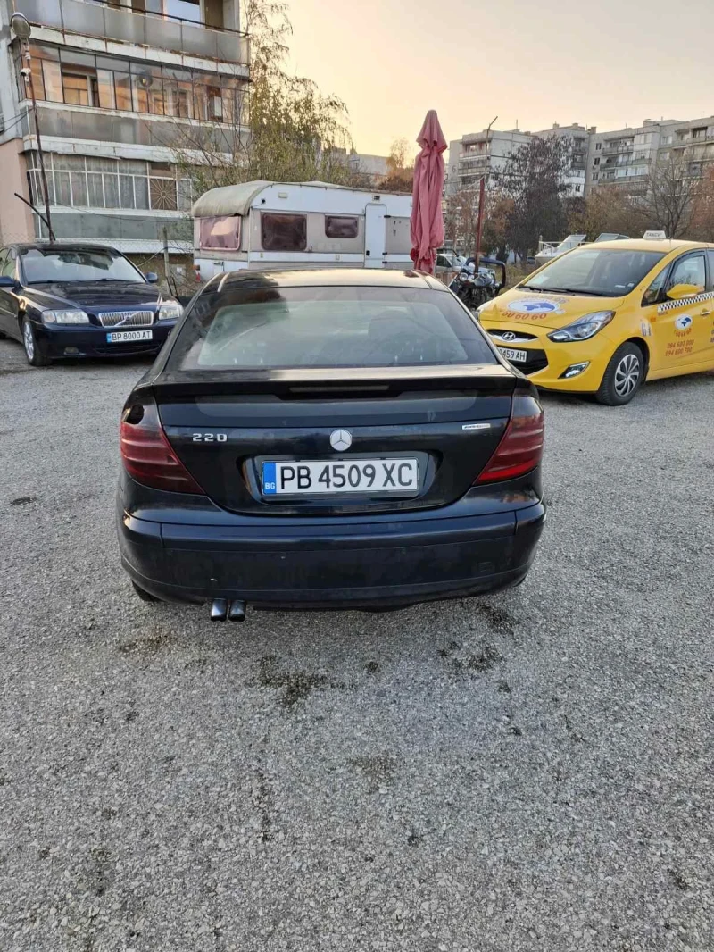 Mercedes-Benz C 220 Купе, снимка 6 - Автомобили и джипове - 47997203