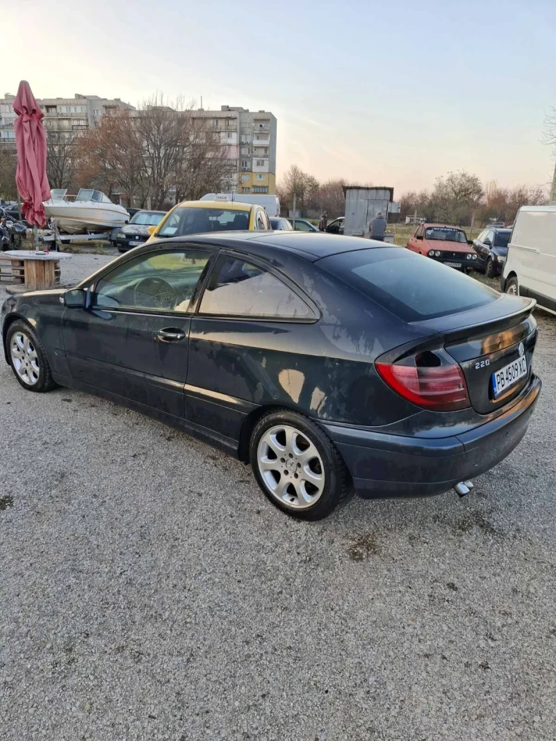 Mercedes-Benz C 220 Купе, снимка 5 - Автомобили и джипове - 47997203