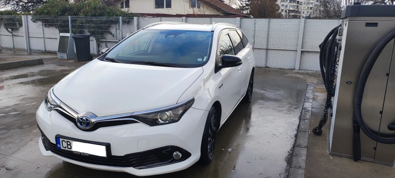 Toyota Auris, снимка 1 - Автомобили и джипове - 48356208