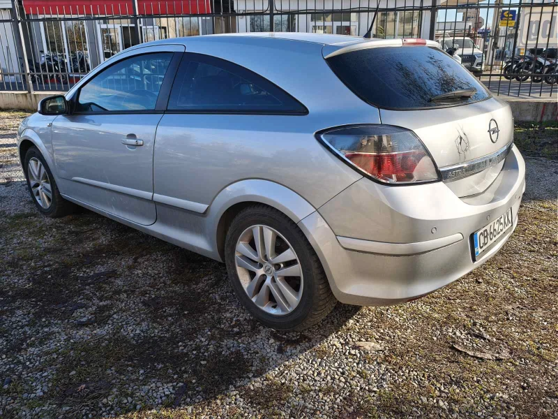 Opel Astra 1.7 CDTI GTC, снимка 10 - Автомобили и джипове - 48391589