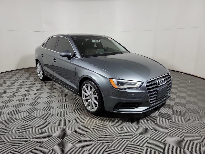 Audi A3 PremiumPlus* KEYLESS* Lane Assist* P. Assist* , снимка 3 - Автомобили и джипове - 48863621