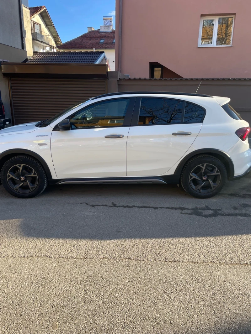 Fiat Tipo CROSS, снимка 4 - Автомобили и джипове - 48873629