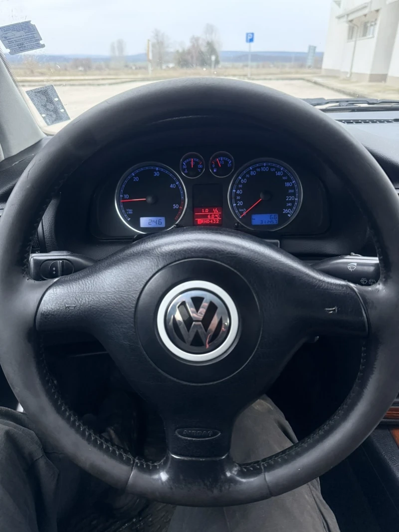 VW Passat 1.9 TDI 131, снимка 8 - Автомобили и джипове - 49329222