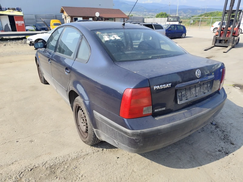 VW Passat 1.8, снимка 4 - Автомобили и джипове - 50580885