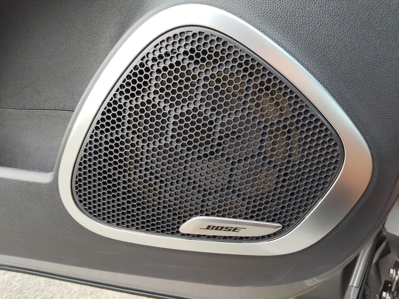 Renault Captur 1, 5d BOSE AUTOMATIC, снимка 14 - Автомобили и джипове - 51372772