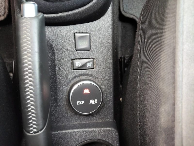 Renault Captur 1, 5d BOSE AUTOMATIC, снимка 13 - Автомобили и джипове - 51372772