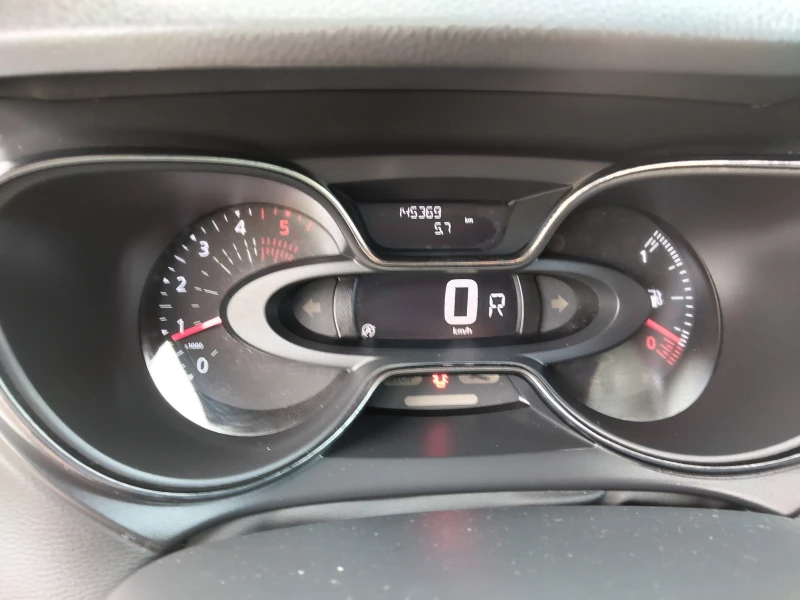Renault Captur 1, 5d BOSE AUTOMATIC, снимка 10 - Автомобили и джипове - 51372772