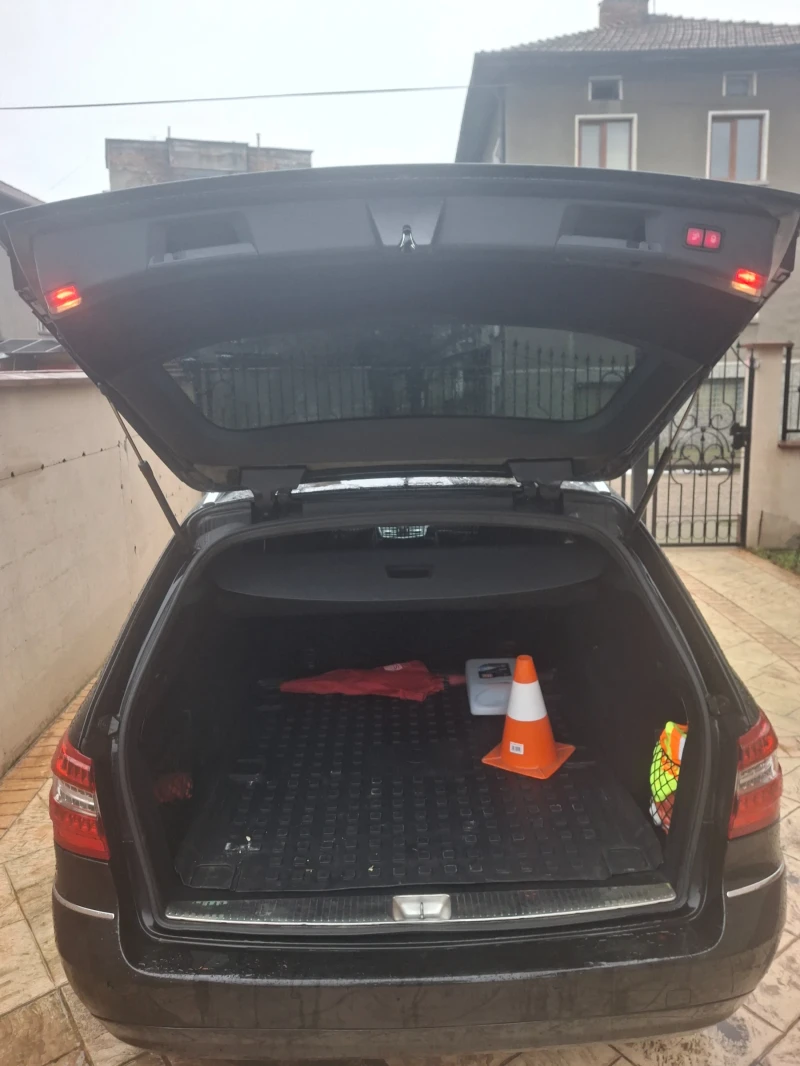 Mercedes-Benz E 220 220cdi, снимка 12 - Автомобили и джипове - 52973166