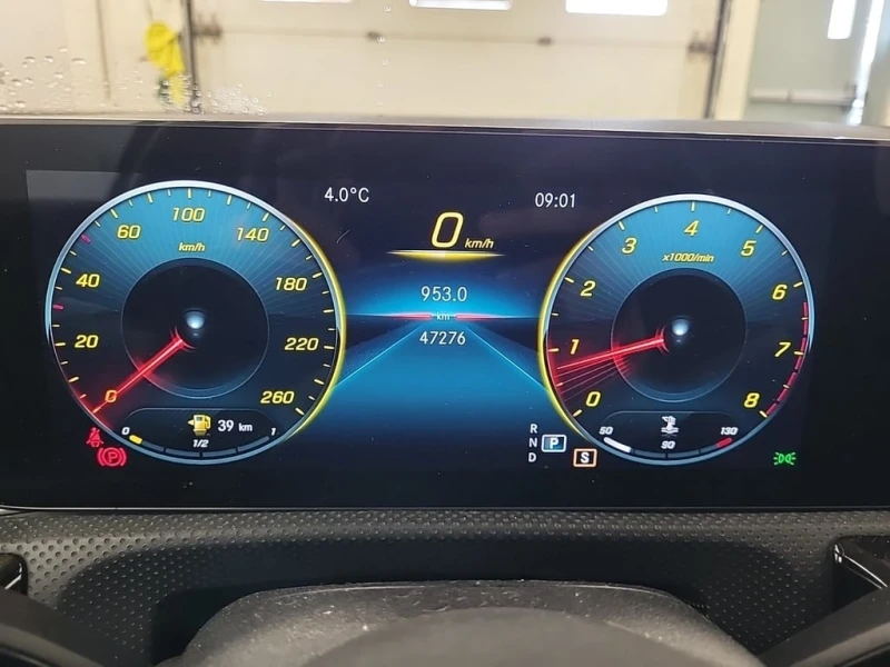 Mercedes-Benz A 250 * CARFAX * БЕЗ ПЪРВОНАЧАЛНА ВНОСКА, снимка 10 - Автомобили и джипове - 52997012