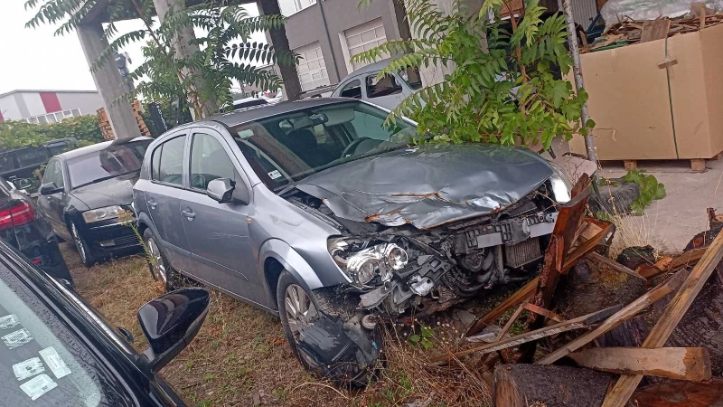 Opel Astra 1.7cdti, снимка 12 - Автомобили и джипове - 53275421